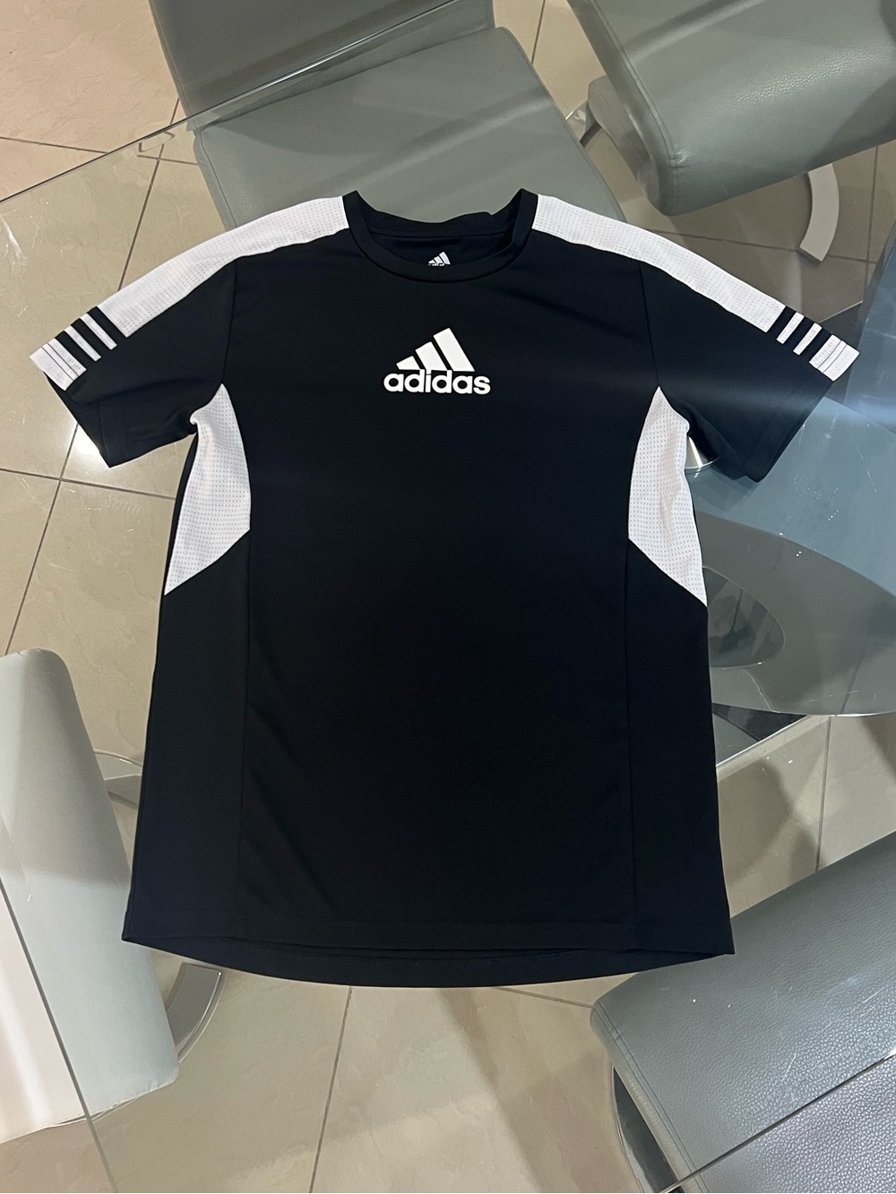 Adidas Black Athletic Short Sleeve dri fit boys T-Shirt size large 14/16